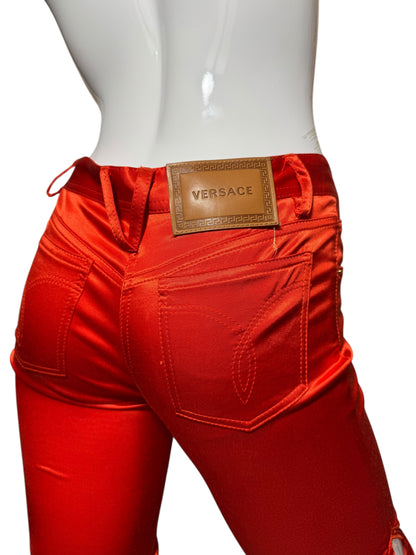 Pantaloni rossi satinati Versace con spacchi laterali e bottoni Medusa – Taglia 38