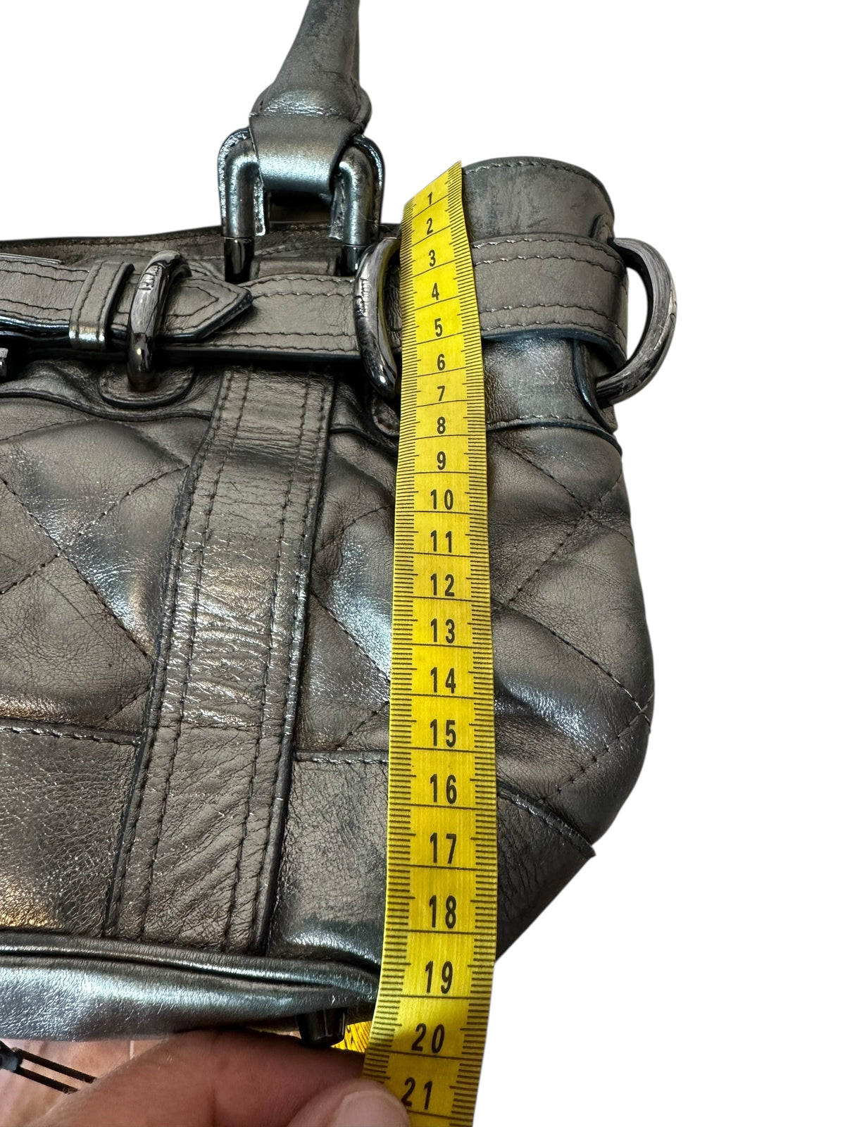 Burberry borsa in pelle metallizzata — foto 20