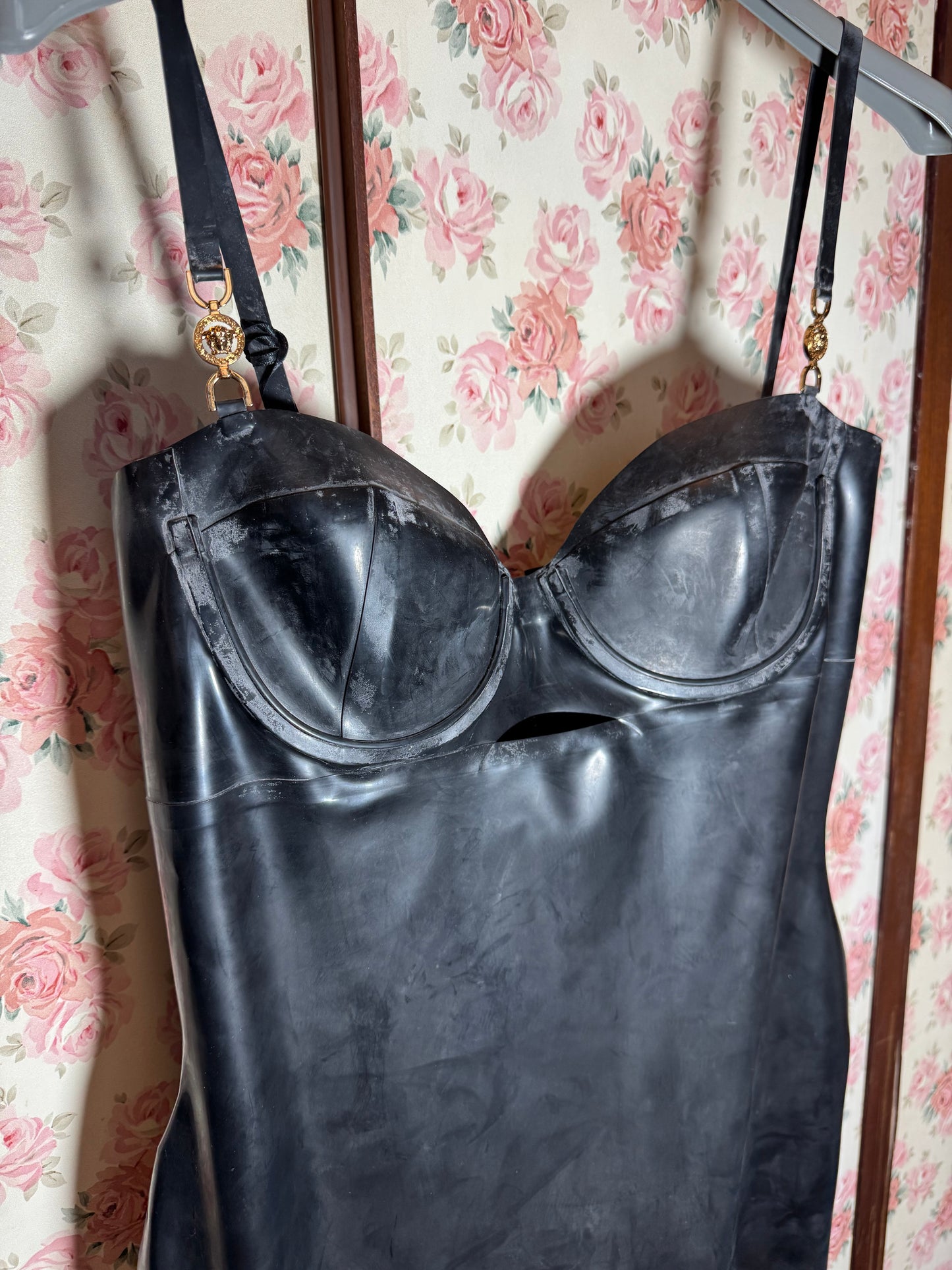Versace abito in lattice naturale nero con zip frontale e dettagli Medusa – Taglia 46 IT