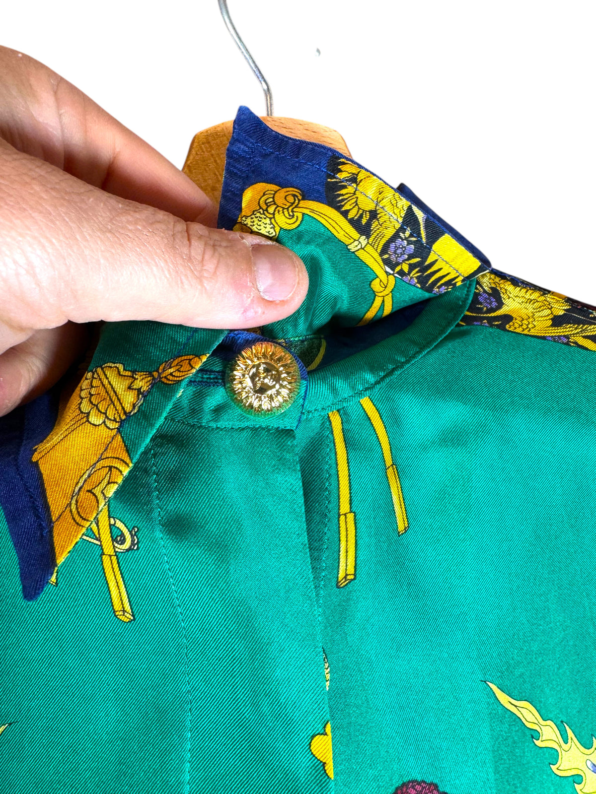 Camicia Gianni Versace Sport vintage in seta stampa Samurai – Made in Italy. — foto 5