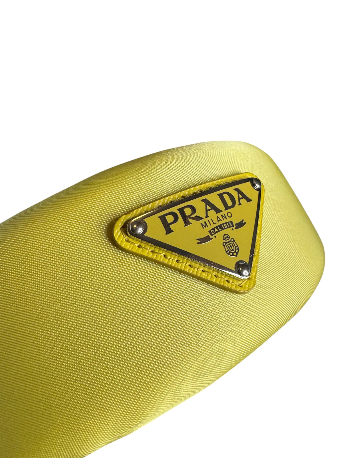 Prada cerchietto imbottito giallo con logo triangolo — foto 3