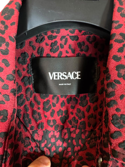 Giacca camicia Versace leopardata rosso/nero in cotone jacquard