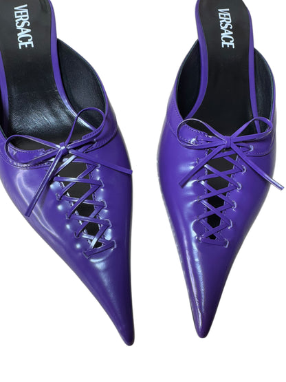 Versace Mules in Vernice Viola con Lacci e Tacco in Metallo – Taglia 40