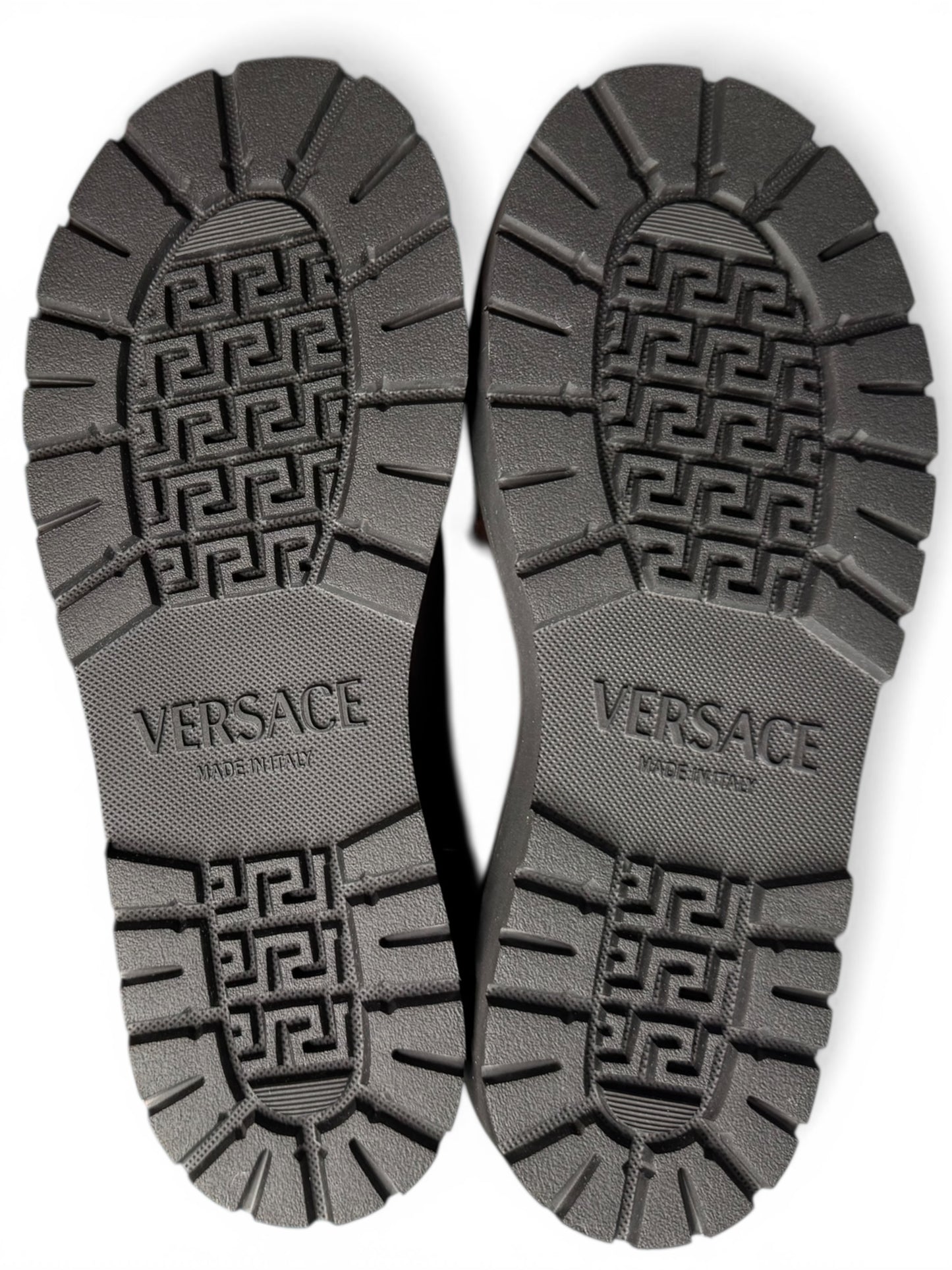 Stivaletti Versace in crosta e vitello ebano con interno in shearling Tg 42 — foto 11