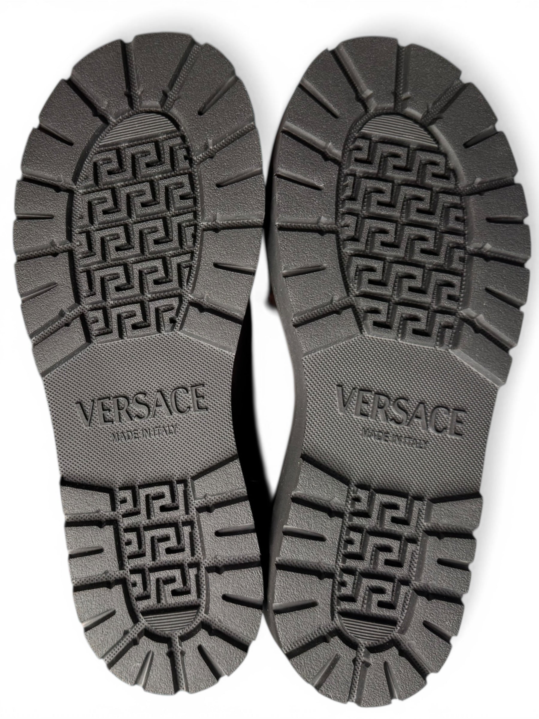 Stivaletti Versace in crosta e vitello ebano con interno in shearling Tg 42 — foto 11