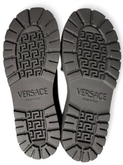 Stivaletti Versace in crosta e vitello ebano con interno in shearling Tg 42 — foto 11