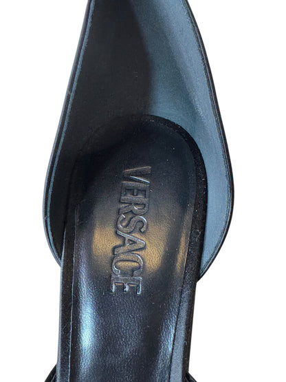 Versace Décolleté in Raso Nero con Plateau, Tacco Largo e Cinturino Gioiello – Taglia 40