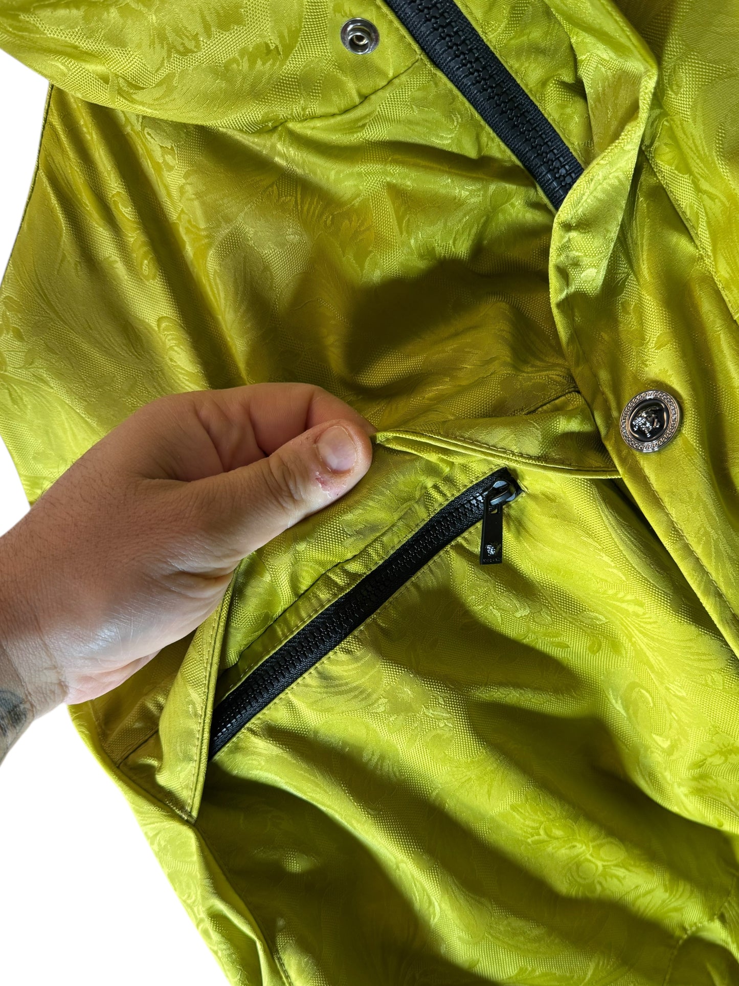 Giacca Versace Milano gialla con motivo Barocco tono su tono – Taglia 48