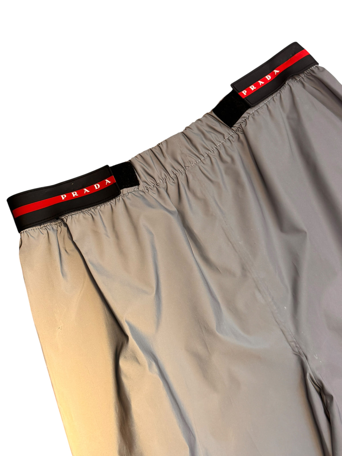 Prada pantaloni sportivi nylon grigio bande nere logo rosso tg 48 — foto 3