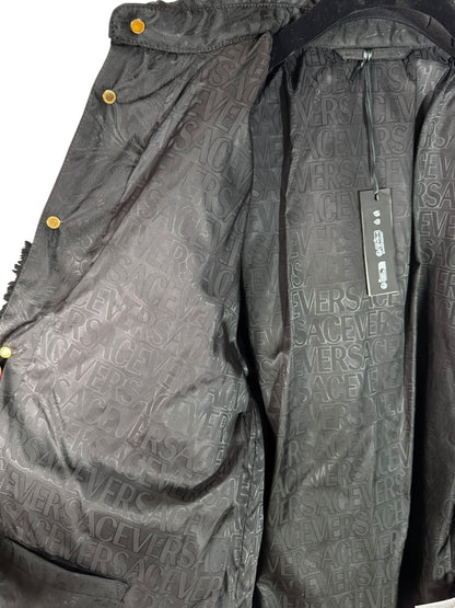 Giacca Versace nera in eco shearling con inserti jacquard