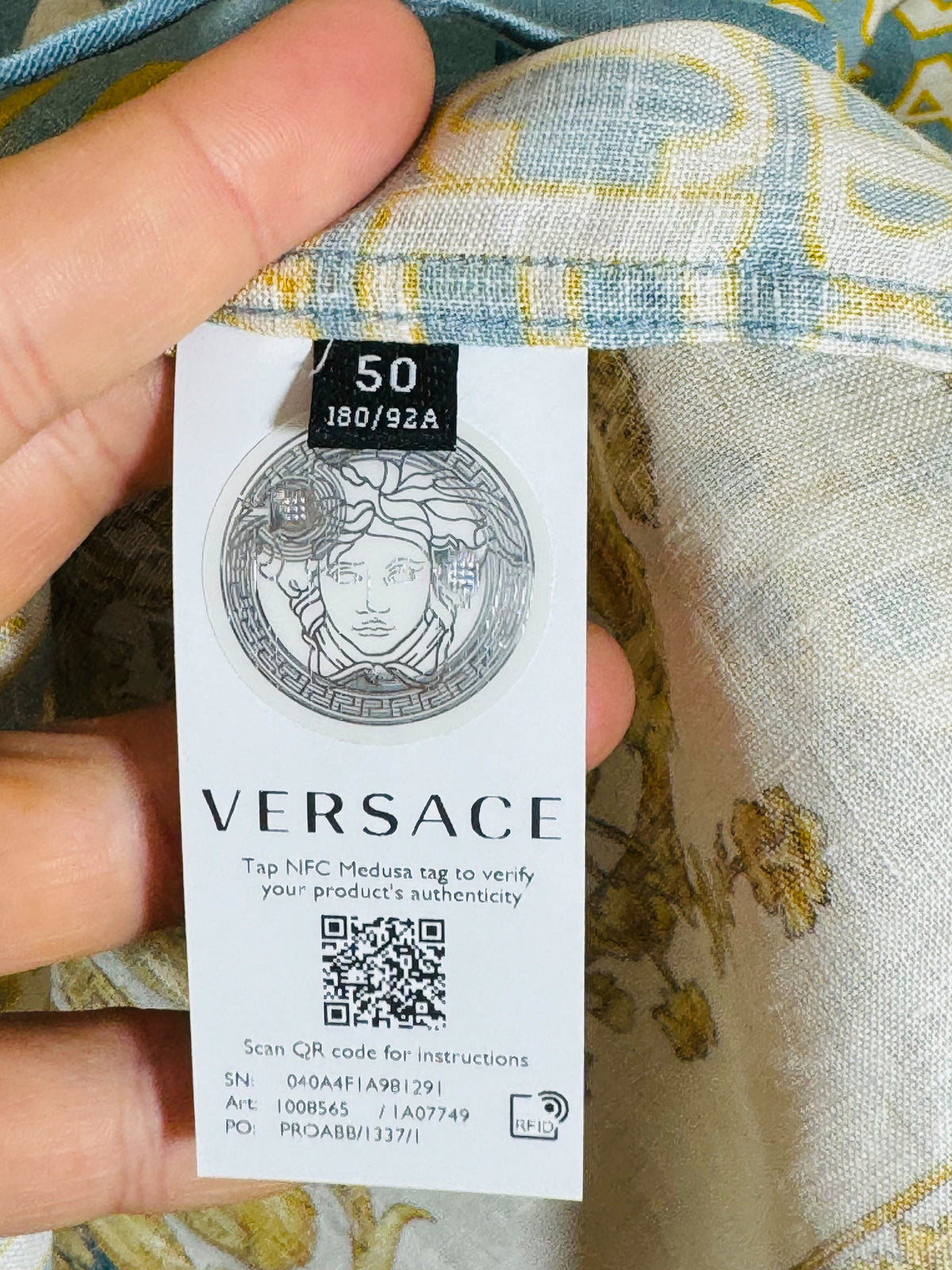 Camicia Versace heritage fit in lino stampa barocco e logo all over azzurro taglia L — foto 9