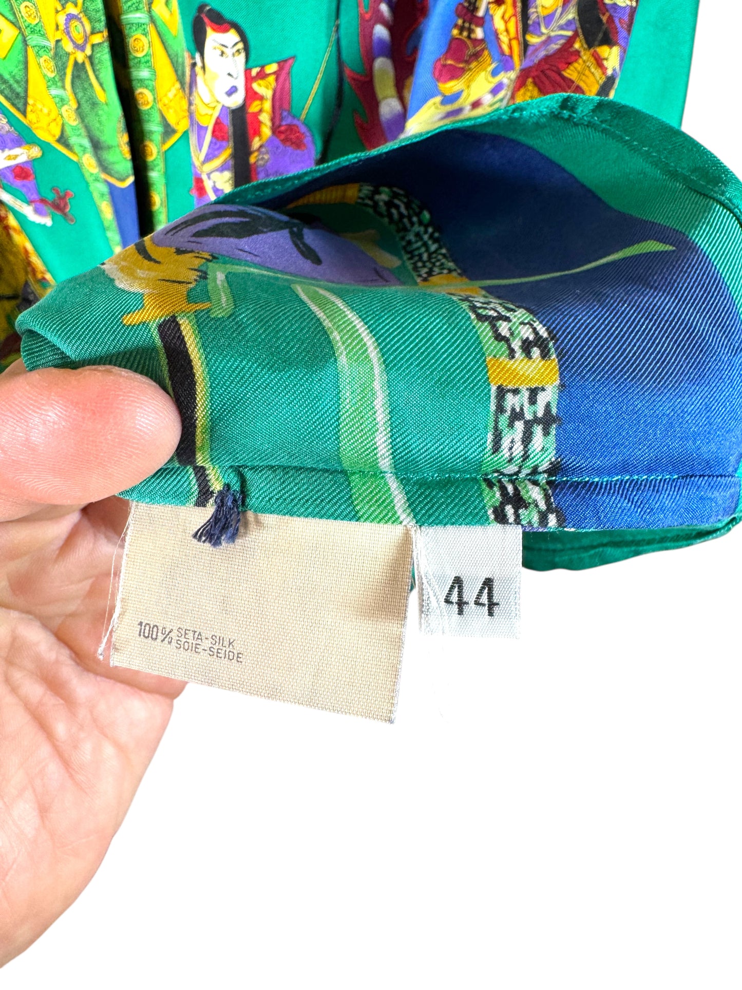 Camicia Gianni Versace Sport vintage in seta stampa Samurai – Made in Italy.