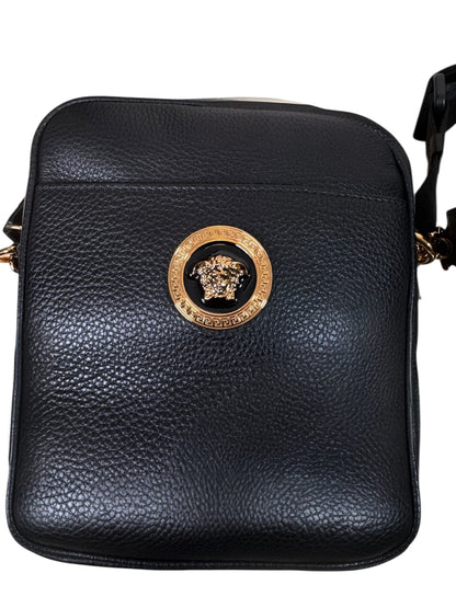 Borsa a tracolla Versace in pelle nera con Medusa dorata