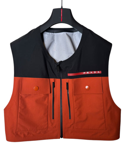 Gilet Tecnico Prada Uomo – Rosso e Nero, Taglia M