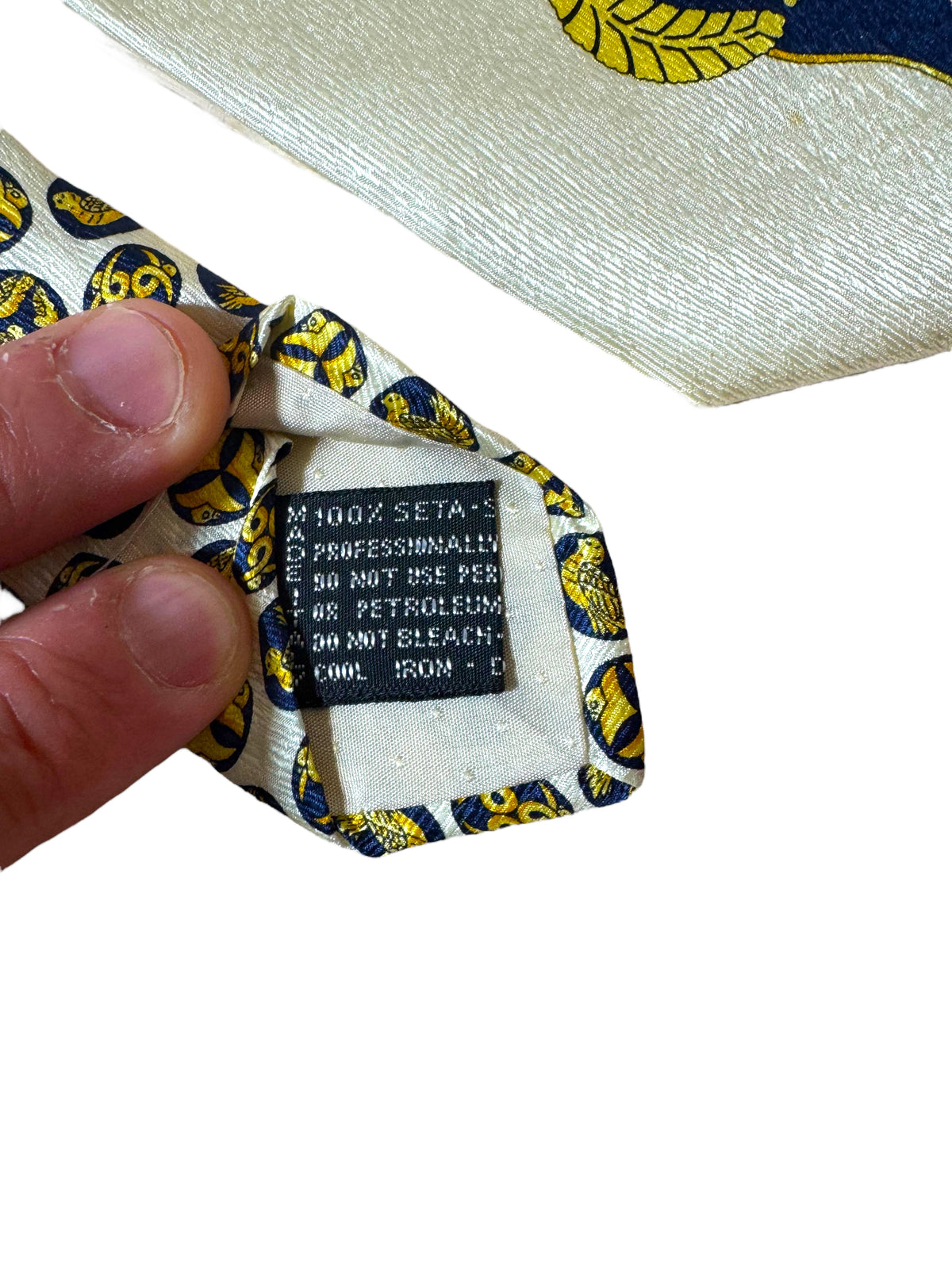Cravatta Vintage Gianni Versace in Seta – Motivo Giapponese Blu Crema con Lanterne — foto 5
