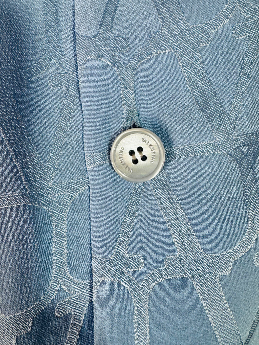 Valentino camicia seta azzurra con monogramma V logo tono su tono TG 46 — foto 5