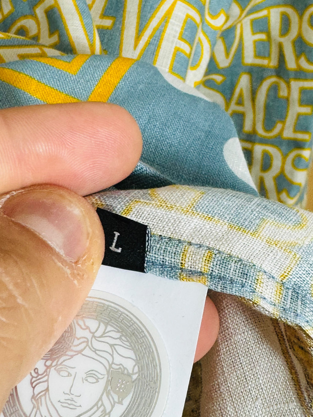 Camicia Versace heritage fit in lino stampa barocco e logo all over azzurro taglia L — foto 10