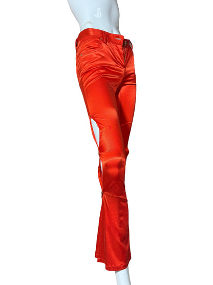 Pantaloni rossi satinati Versace con spacchi laterali e bottoni Medusa – Taglia 38