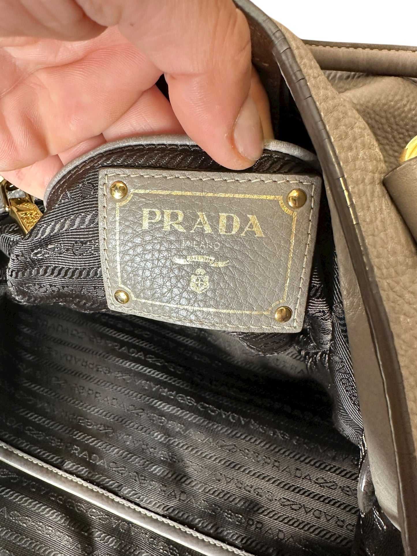 Prada borsa vintage in pelle martellata