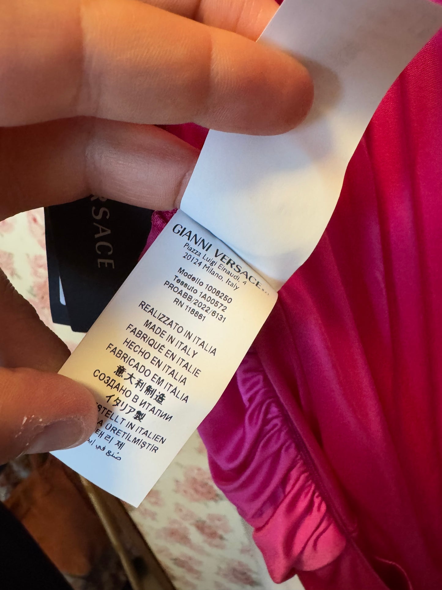 Vestito Versace cocktail in seta fucsia con drappeggi e orlo asimmetrico - taglia 36