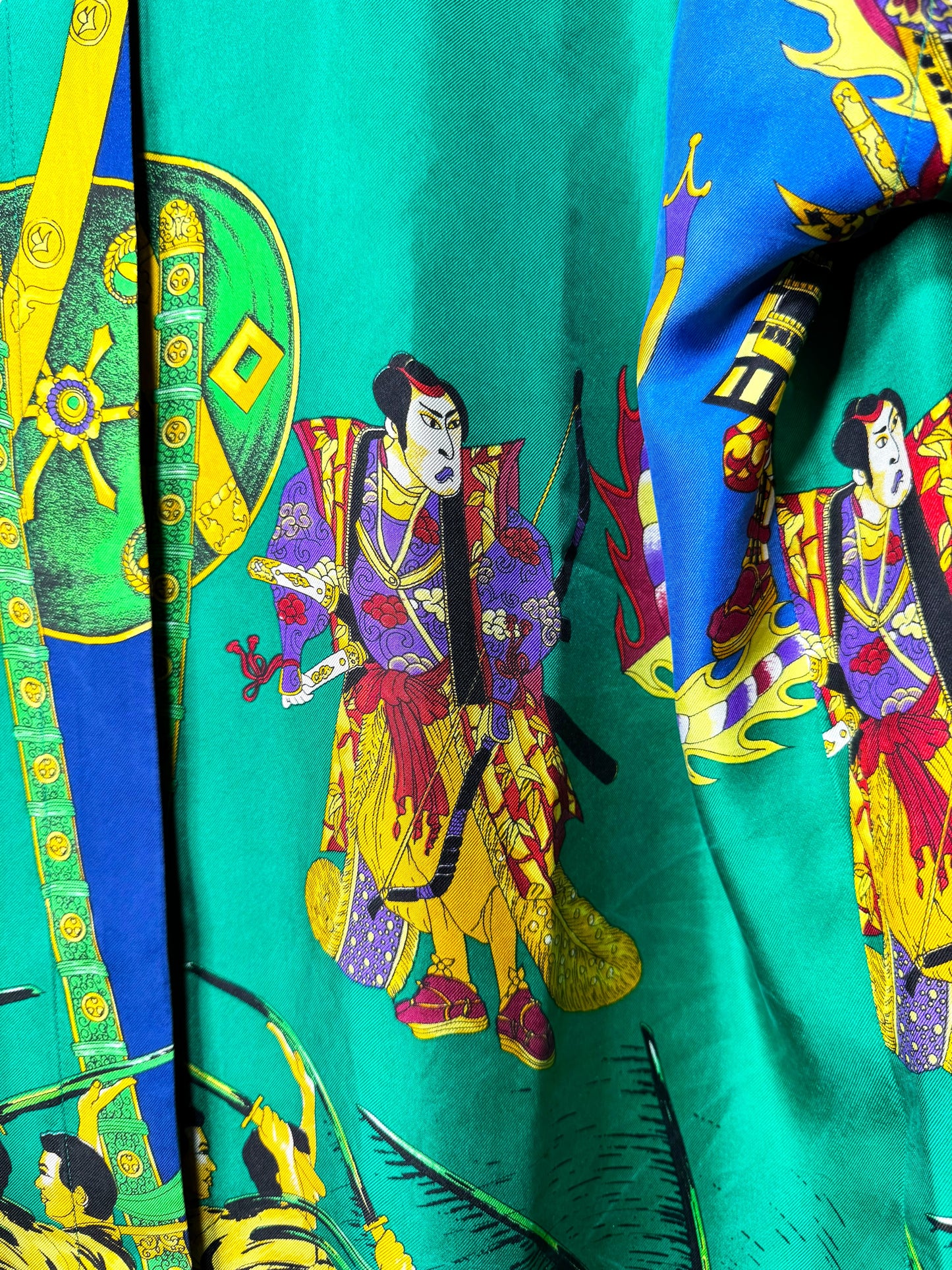 Camicia Gianni Versace Sport vintage in seta stampa Samurai – Made in Italy.