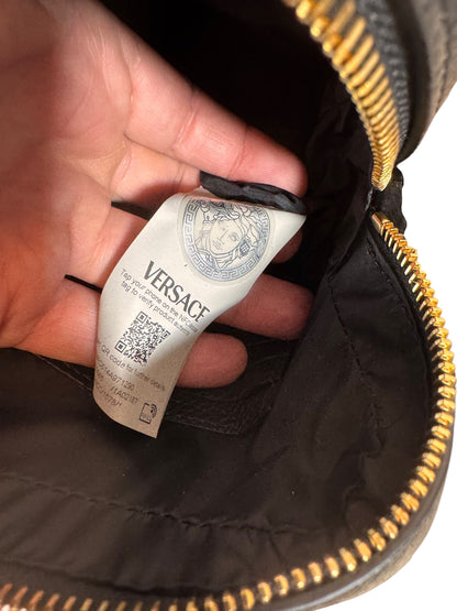 Borsa a tracolla Versace in pelle nera con Medusa dorata