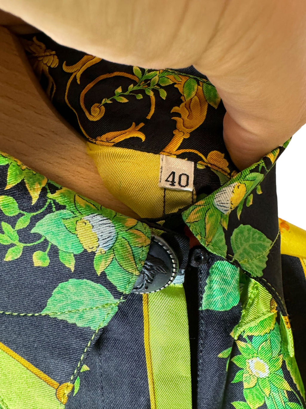 Gianni Versace camicia vintage donna stampa frutta e farfalle seta — foto 7
