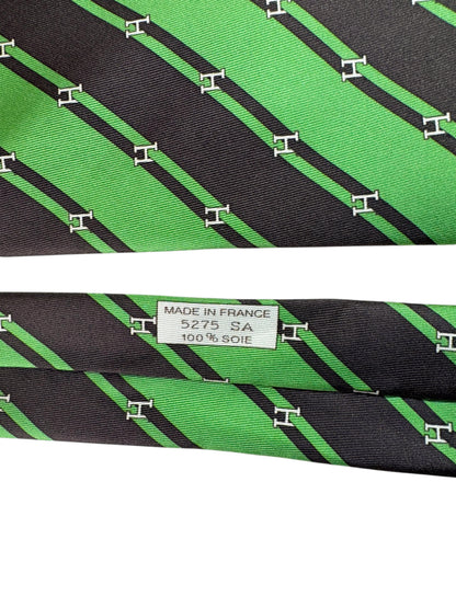 Cravatta Hermès Paris Vintage in Seta – Righe Diagonali Verde/Nero – Logo “H” – Made in France