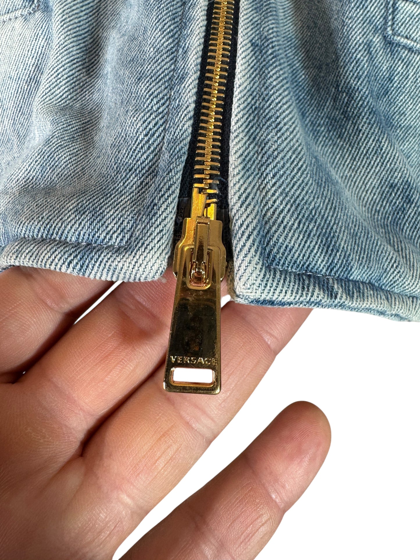 Versace Gilet Uomo in Denim Azzurro con Dettagli Medusa – Taglia 48 IT