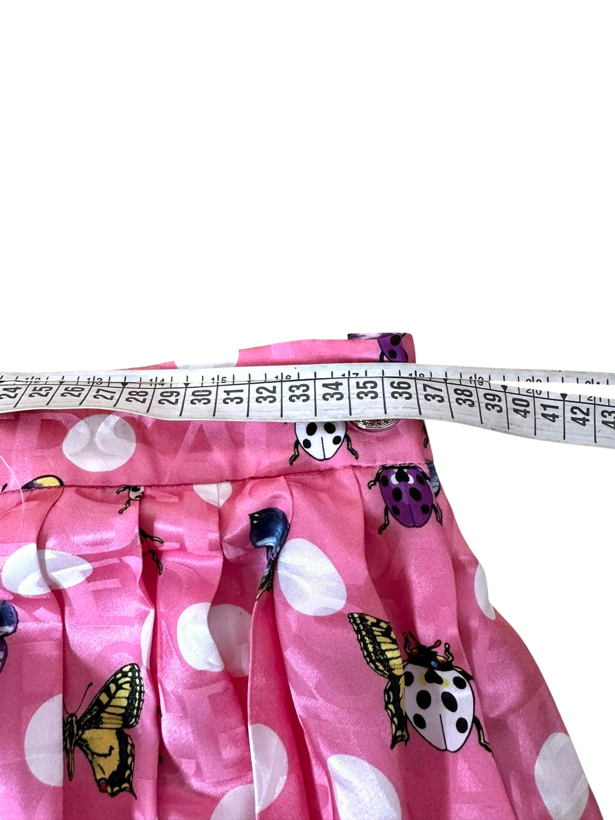 Versace gonna midi plissettata rosa con pois e stampa farfalle e coccinelle