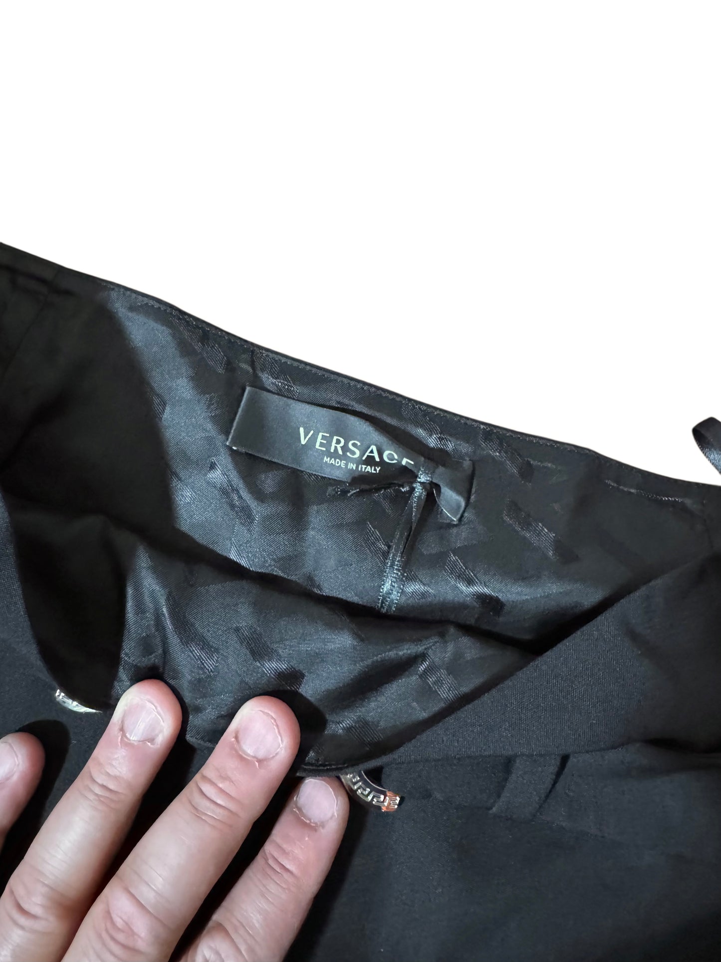 Gonna Versace nera con cintura Medusa in metallo, nuova con cartellino