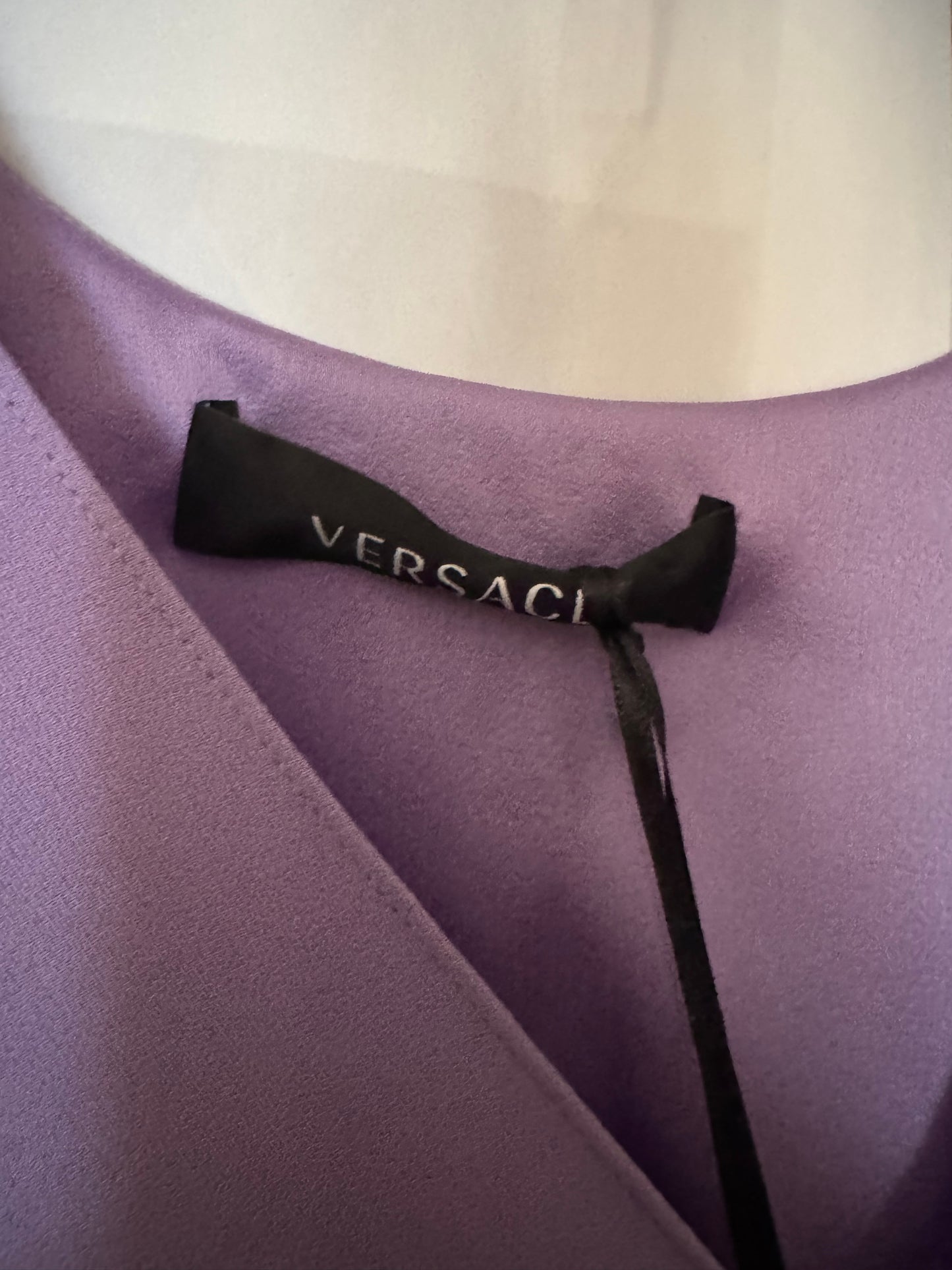 Versace Abito Lungo Lilla con Cintura Medusa – Taglia 36 IT (XS) – Made in Italy