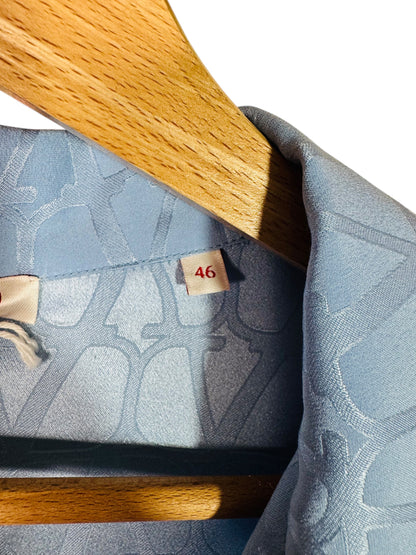 Valentino camicia seta azzurra con monogramma V logo tono su tono TG 46