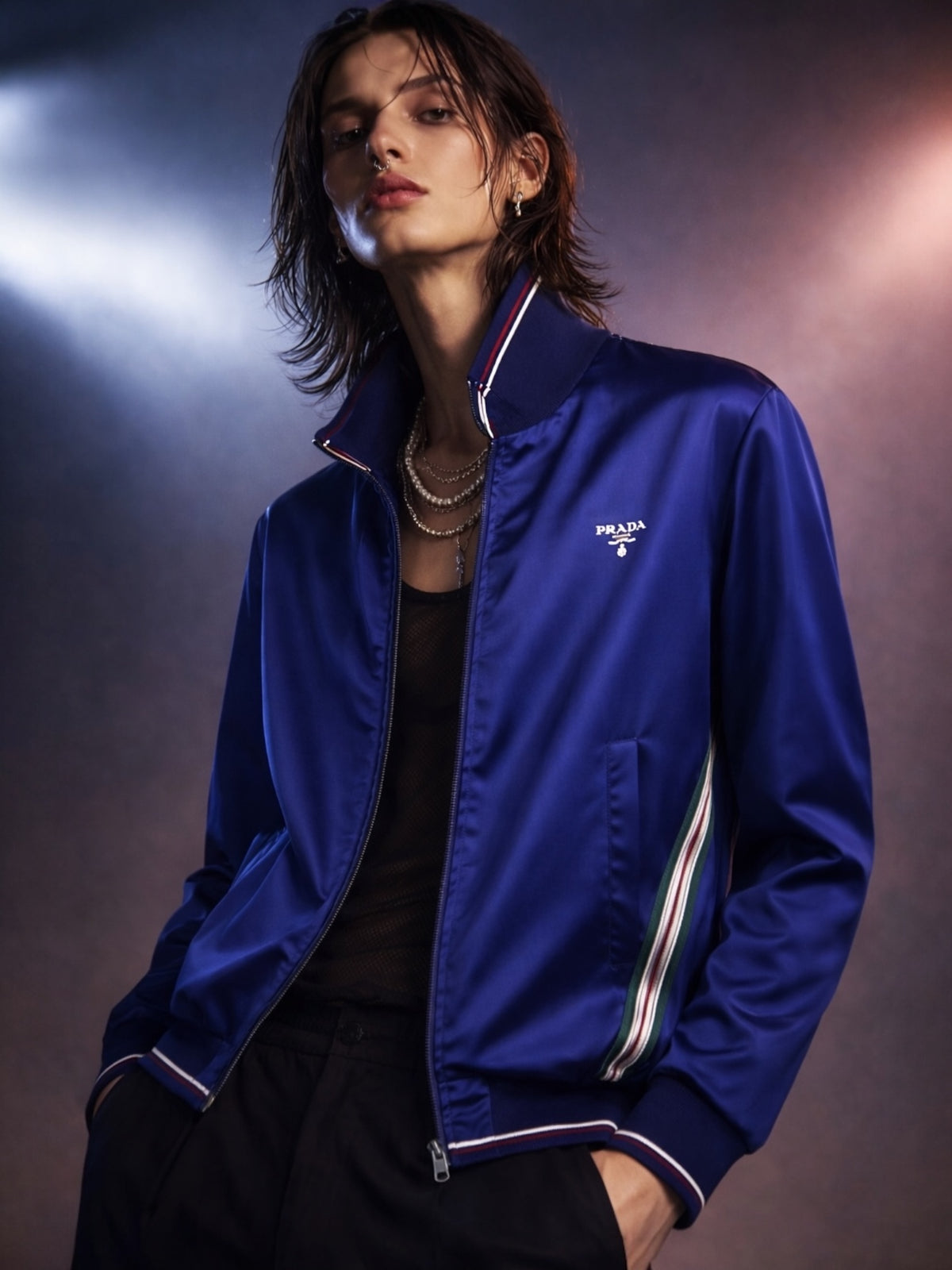 Prada giacca in seta blu con profili tricolore — foto 3