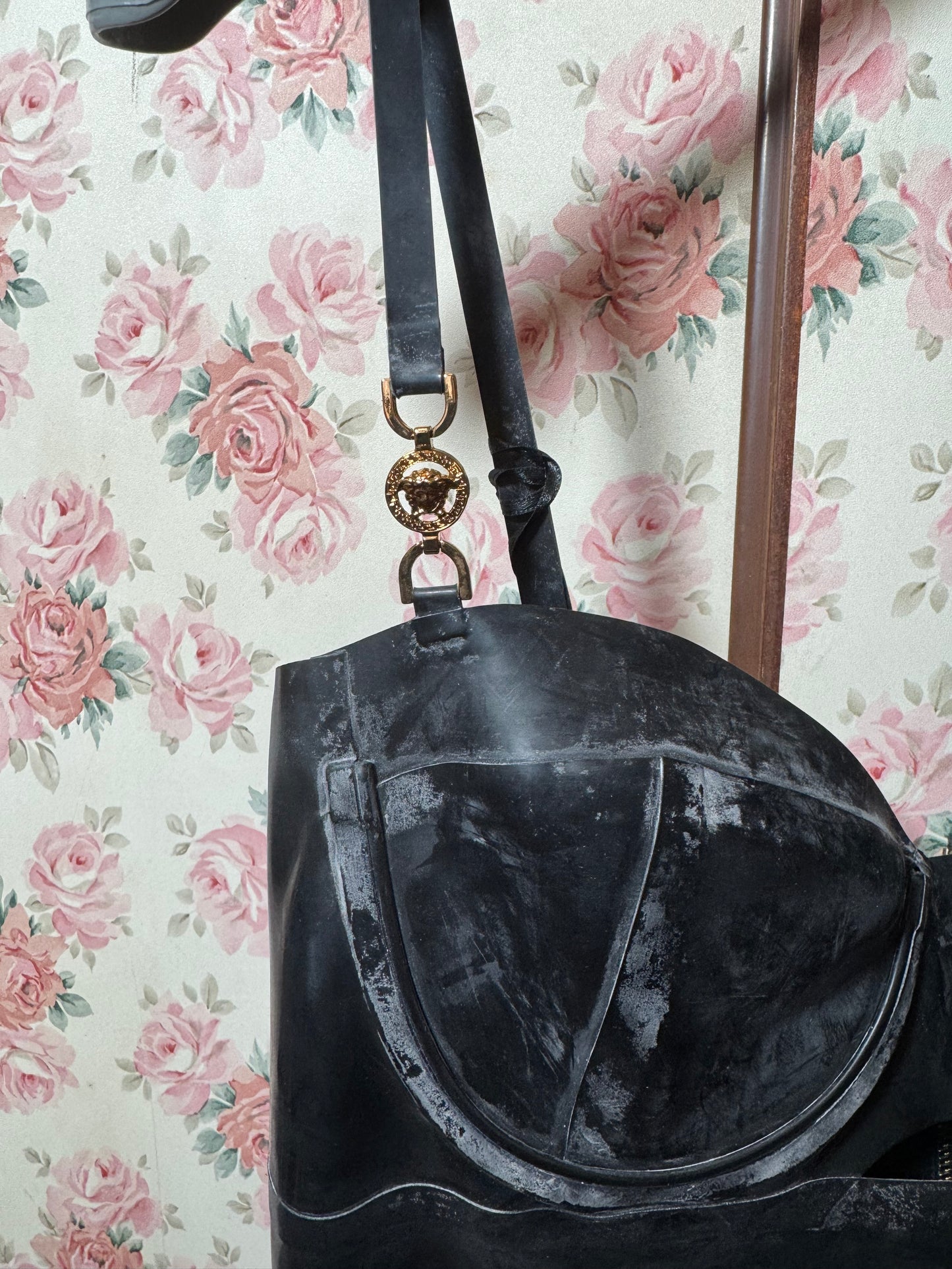 Versace abito in lattice naturale nero con zip frontale e dettagli Medusa – Taglia 46 IT