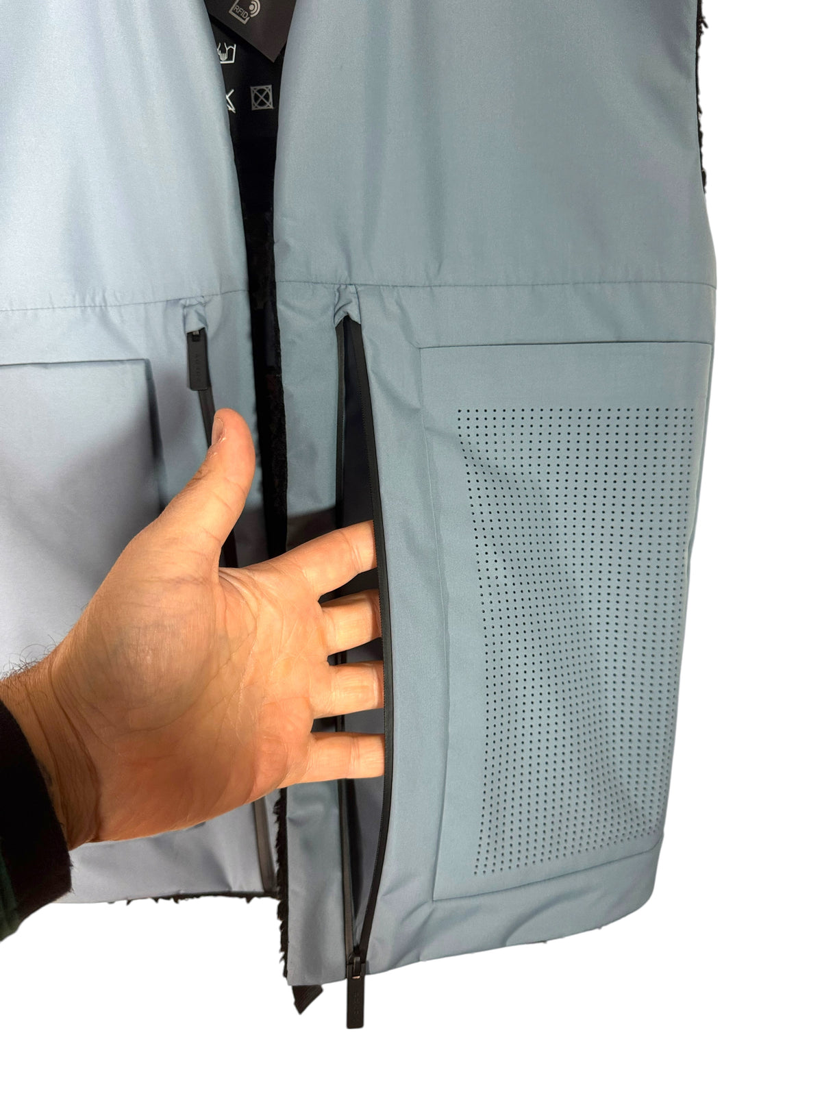 Prada Linea Rossa gilet tecnico Re-Nylon e sherpa taglia M