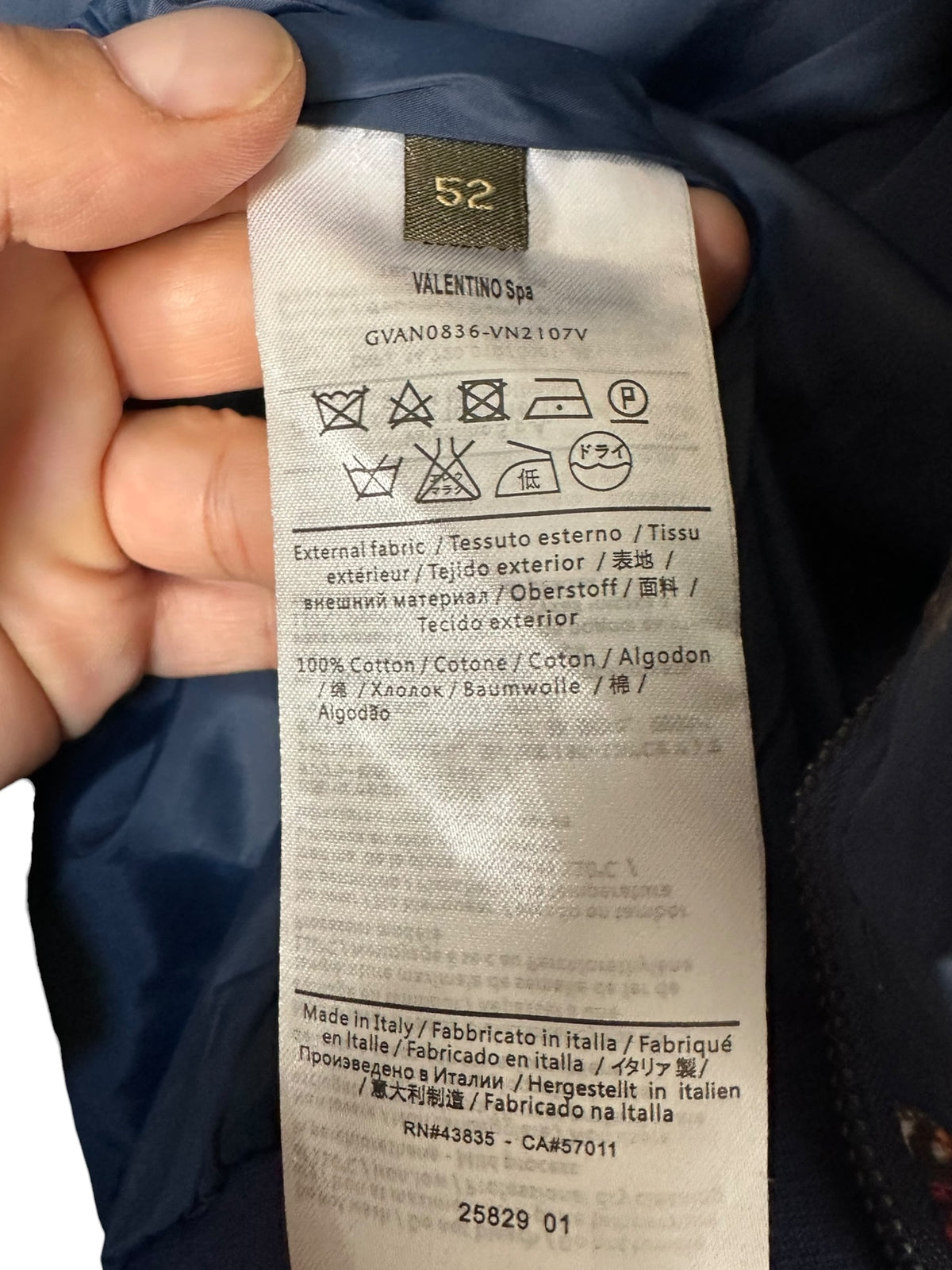 Bomber uomo Valentino blu con farfalle multicolore