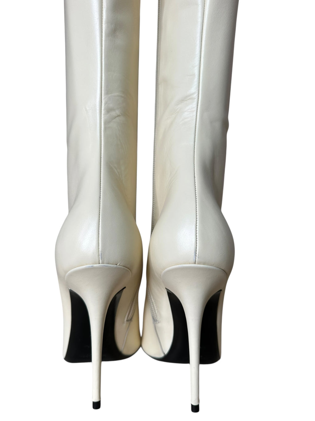 Stivali Saint Laurent in pelle color burro, taglia 39 – dettaglio tacchi