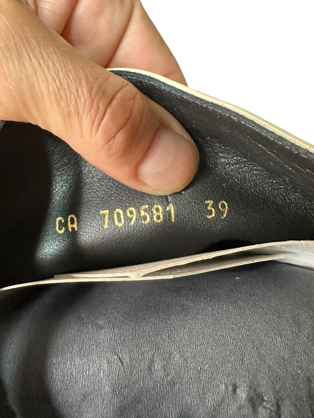 Stivali Saint Laurent in pelle color burro, taglia 39 – codice interno