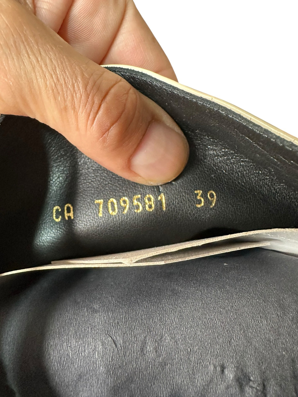 Stivali Saint Laurent in pelle color burro, taglia 39 – codice interno