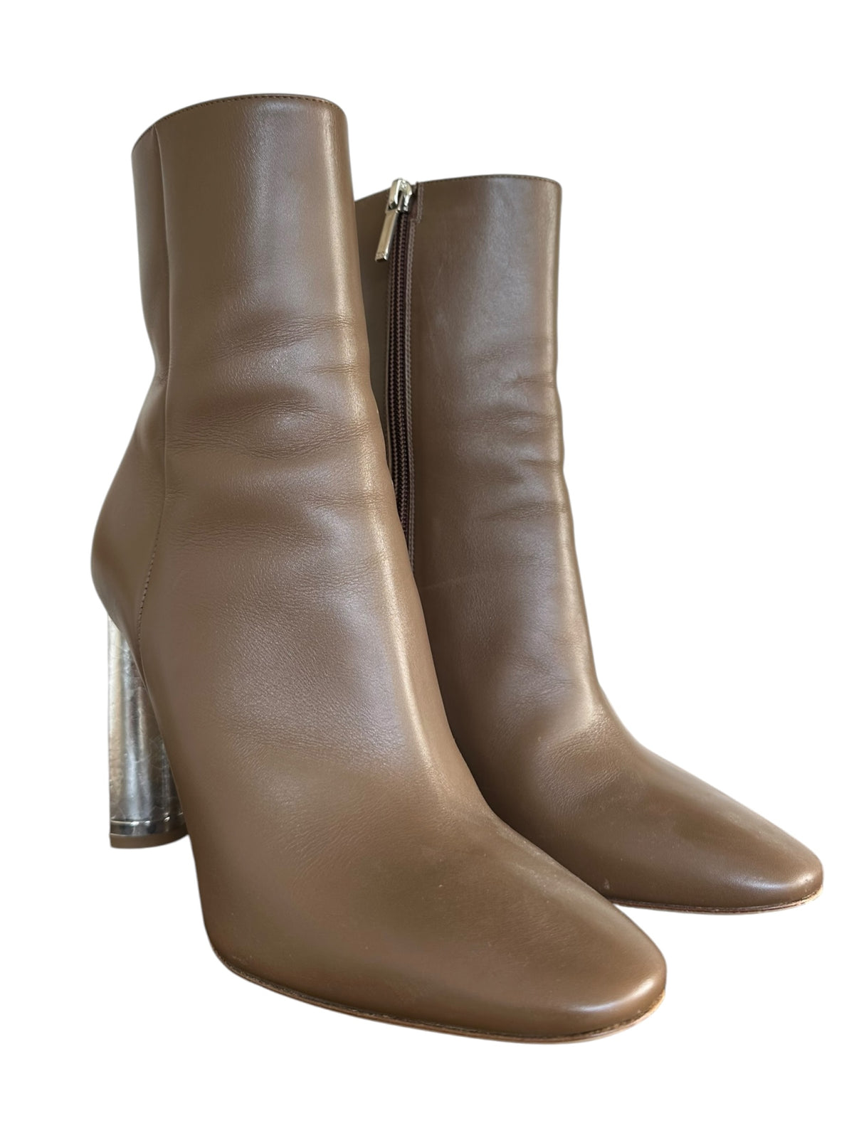 Stivaletti Dior in pelle color nocciola con tacco argentato, numero 39