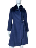 Cappotto Armani Collezioni blu scuro con collo in pelliccia rimovibile