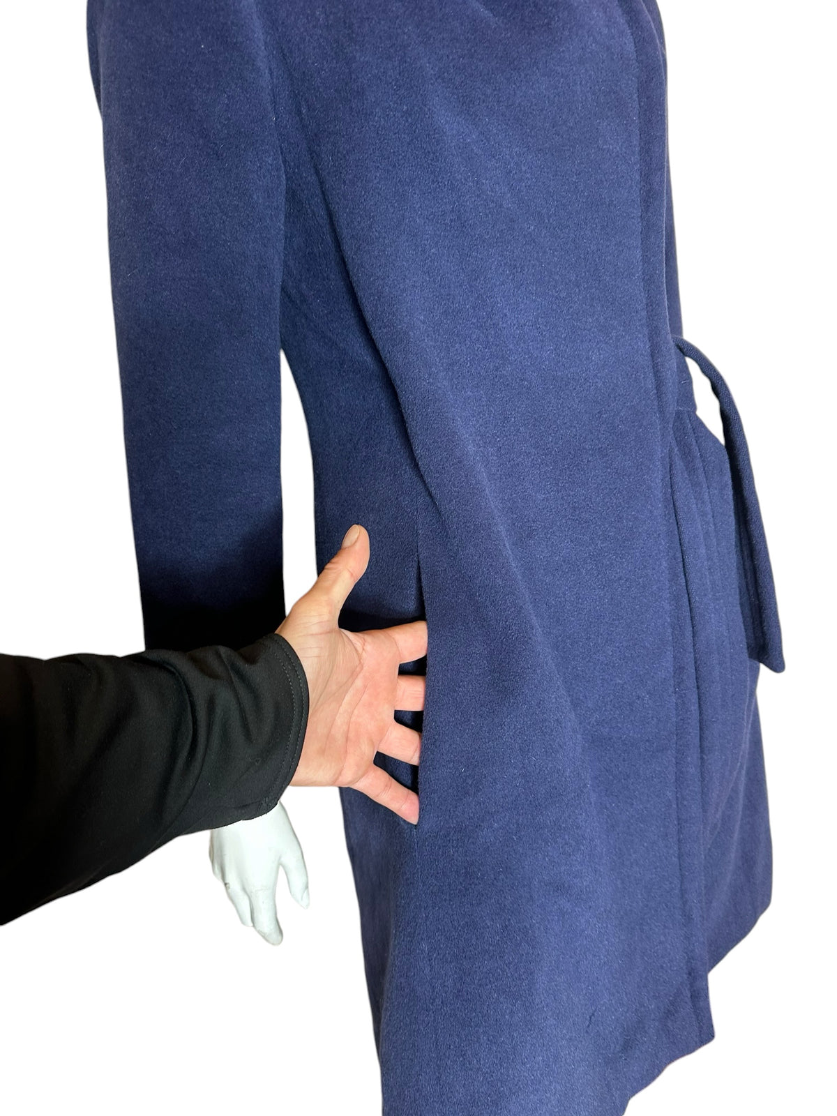 Cappotto Armani Collezioni blu scuro con collo in pelliccia rimovibile