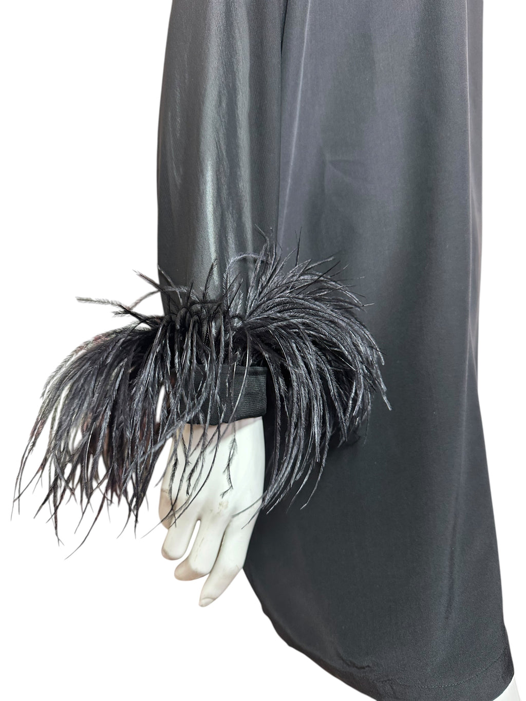 Givenchy maxi maglia mini abito nero - dettaglio polsini con piume