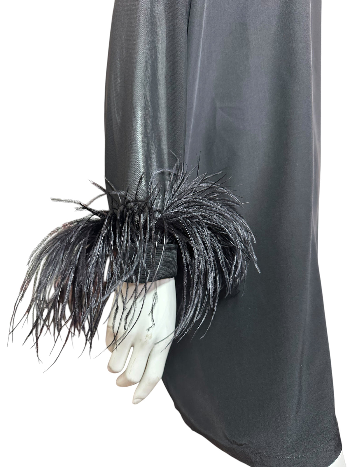 Givenchy maxi maglia mini abito nero - dettaglio polsini con piume