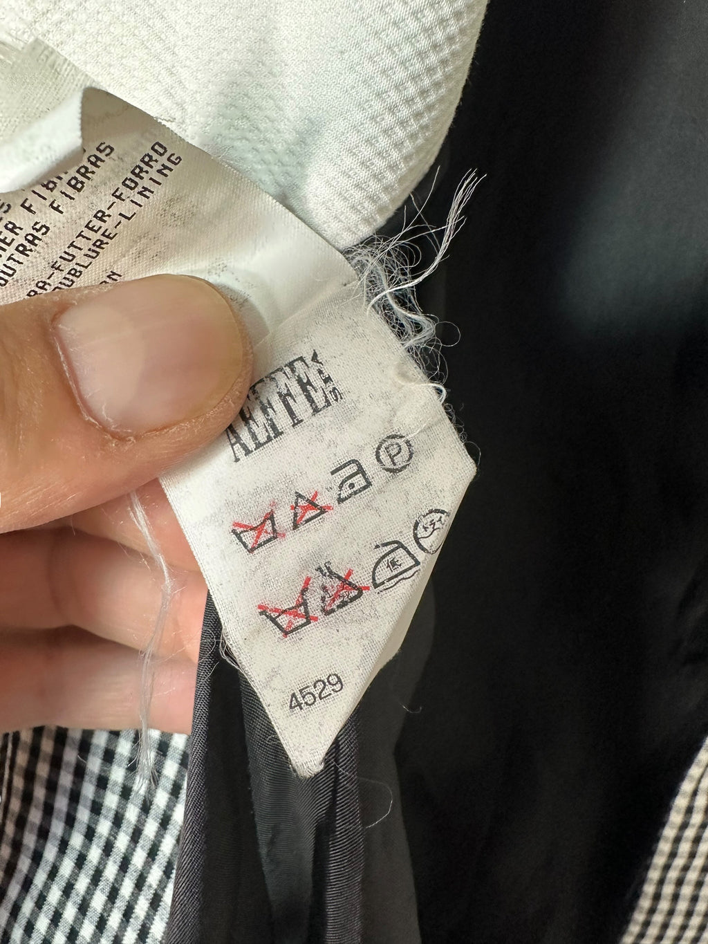 Etichetta del blazer Moschino Cheap and Chic