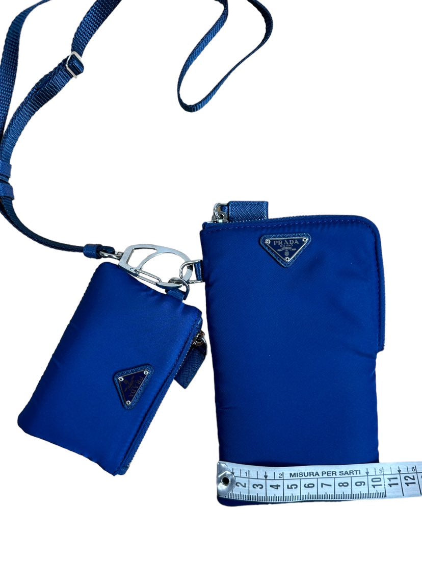 Prada porta telefono in nylon.